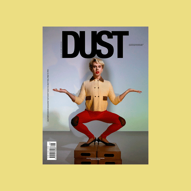 DUST Issue 28