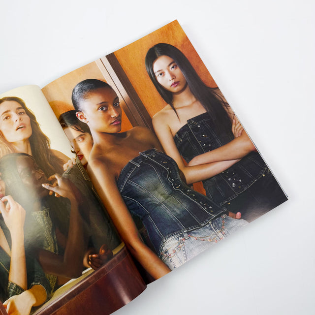 Novembre Magazine Issue 18