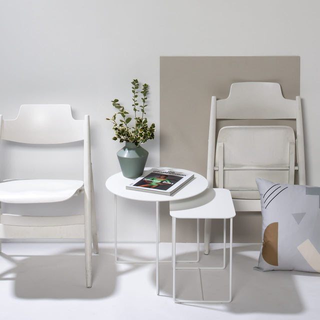 Solid 02 Side Table – White – buy at GUDBERG NERGER Shop