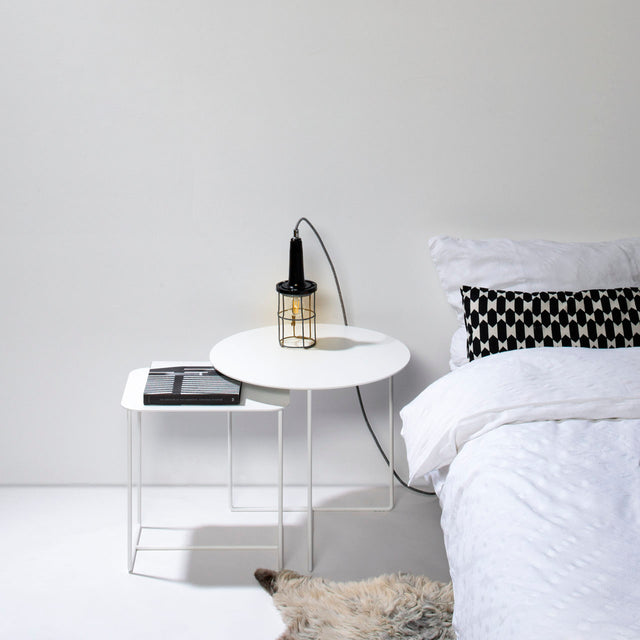 Solid 01 Side Table – White – buy at GUDBERG NERGER Shop