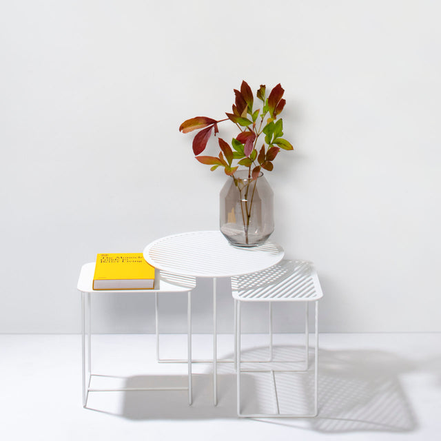Grid 02 Side Table – White – buy at GUDBERG NERGER Shop